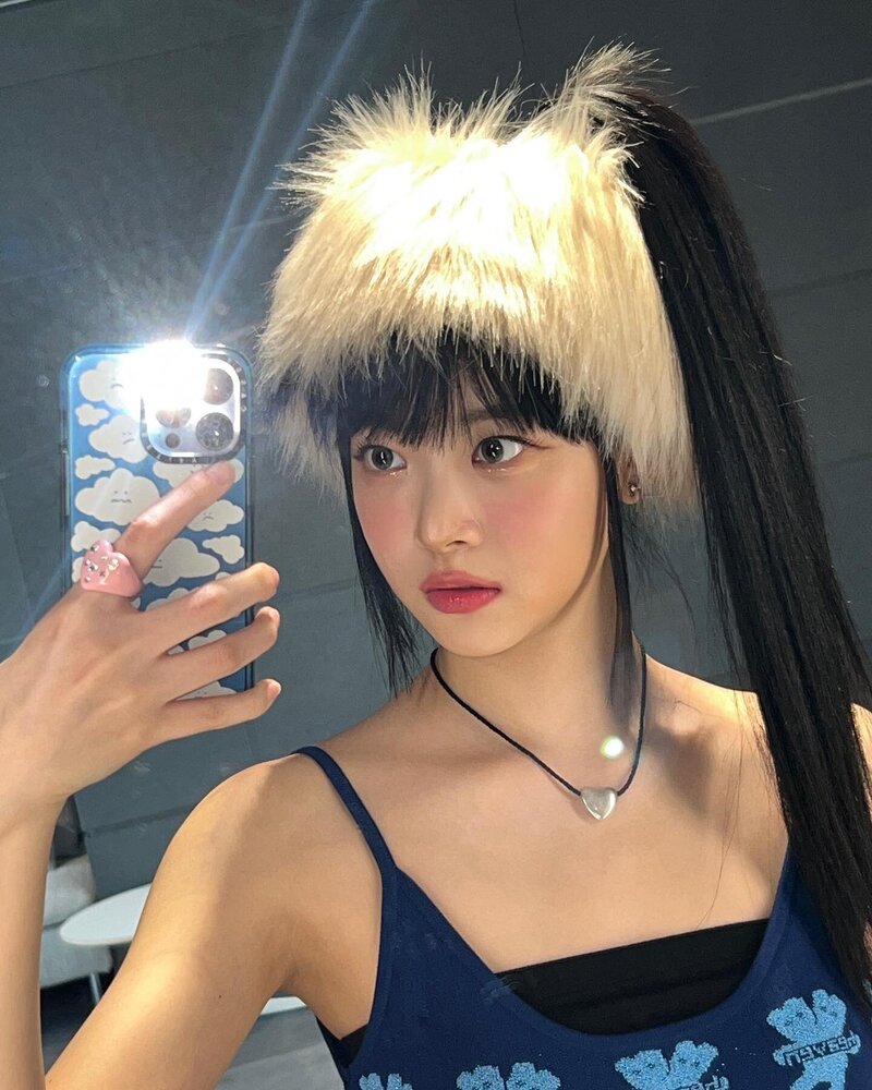 230305 LE SSERAFIM Eunchae Instagram Update documents 6