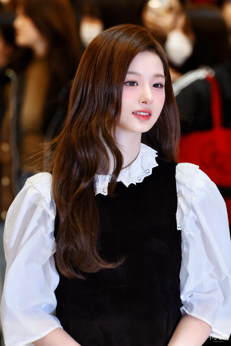 241007 NMIXX's Sullyoon at Breitling Pop-up Event documents 4