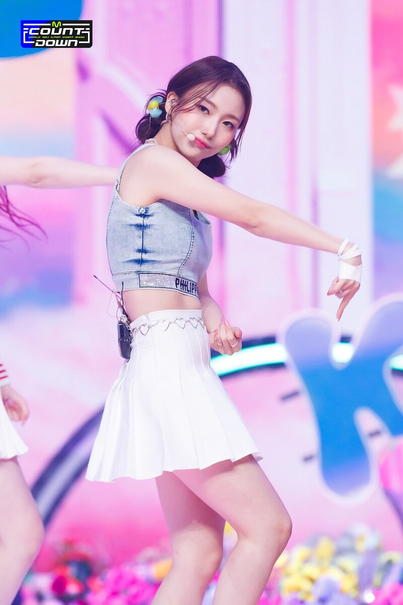 220623 Kep1er - 'UP!' at M Countdown documents 10