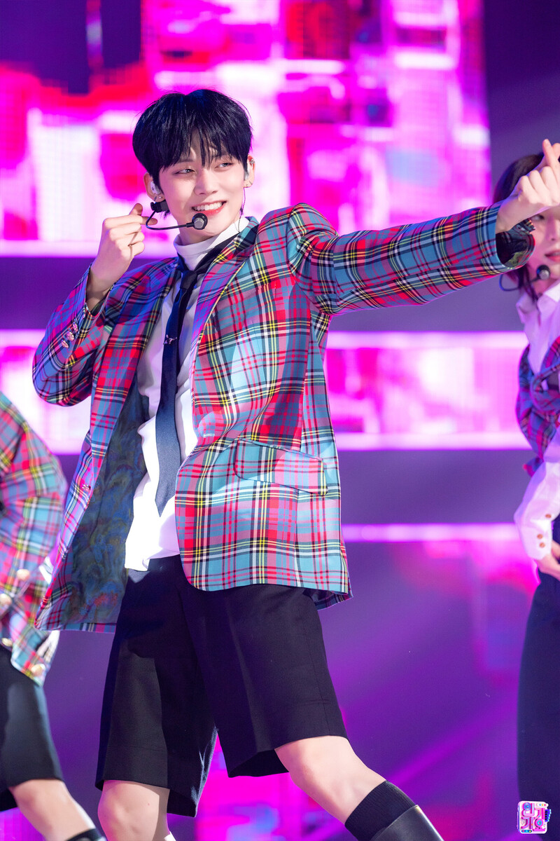 231029 TXT Yeonjun - 'Chasing That Feeling' at Inkigayo documents 3