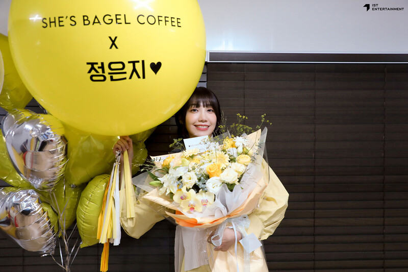 240110 IST Naver post - EUNJI behind the scenes of 'She's Bagel' commercial shoot documents 13