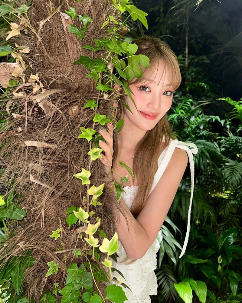 240807 - MINNIE Instagram Update with YUQI documents 10