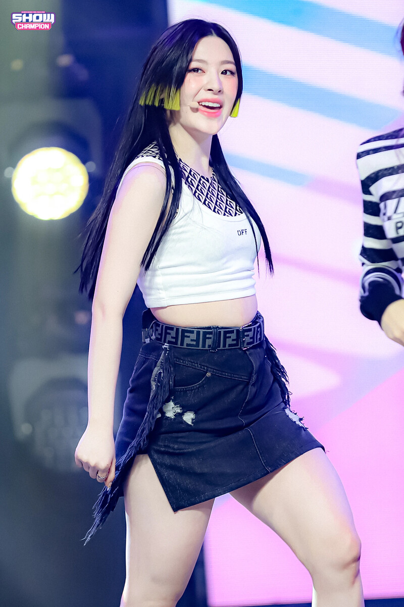 210414 STAYC - 'ASAP' at Show Champion documents 15