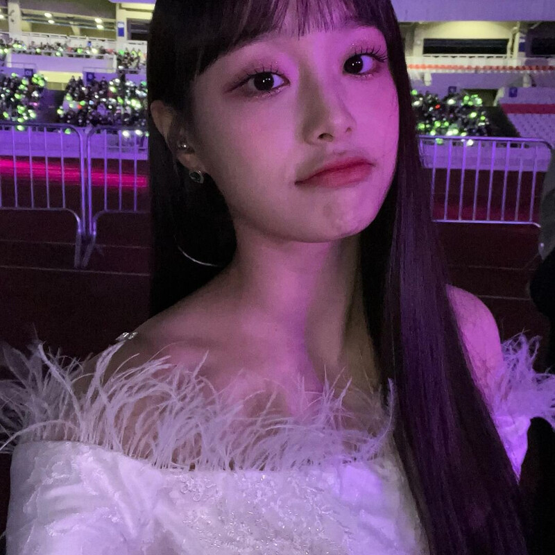 221007 LOONA Chuu Instagram Update | kpopping