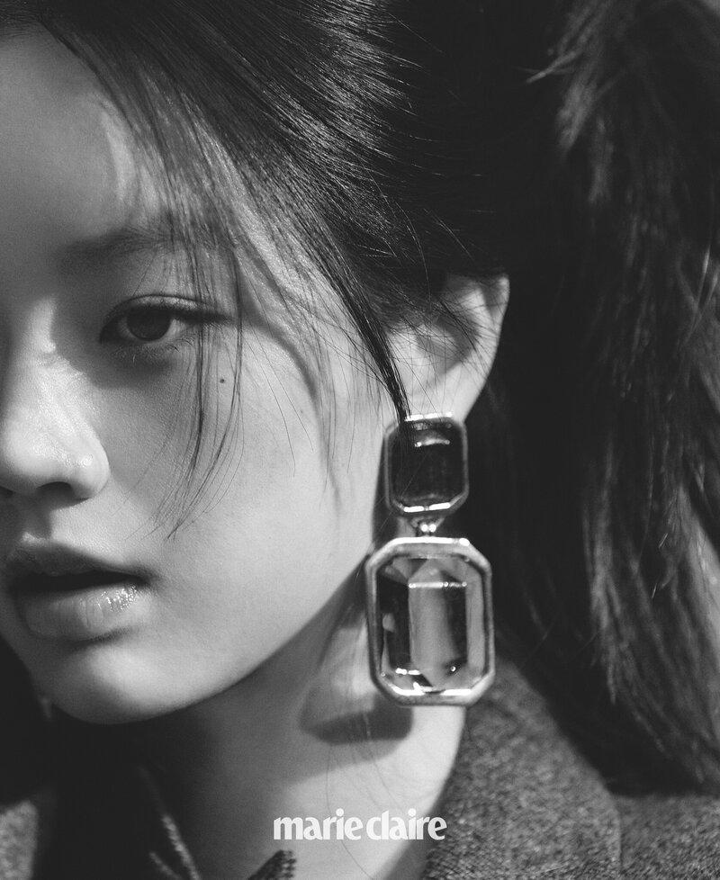 HYERI for MARIE CLARIE Korea April Issue 2022 documents 2