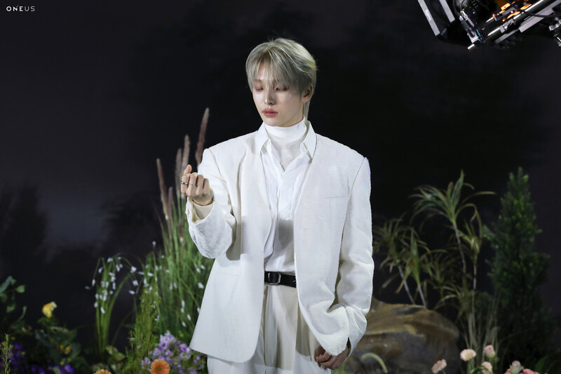 ONEUS 'Rupert's Drop' MV behind documents 4