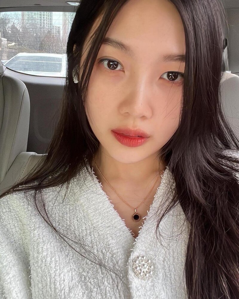 220331 Red Velvet Joy Instagram Update documents 4