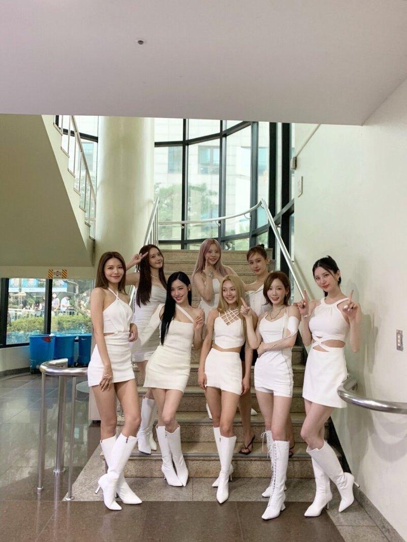 220819 SNSD Twitter Update at Music Bank documents 3