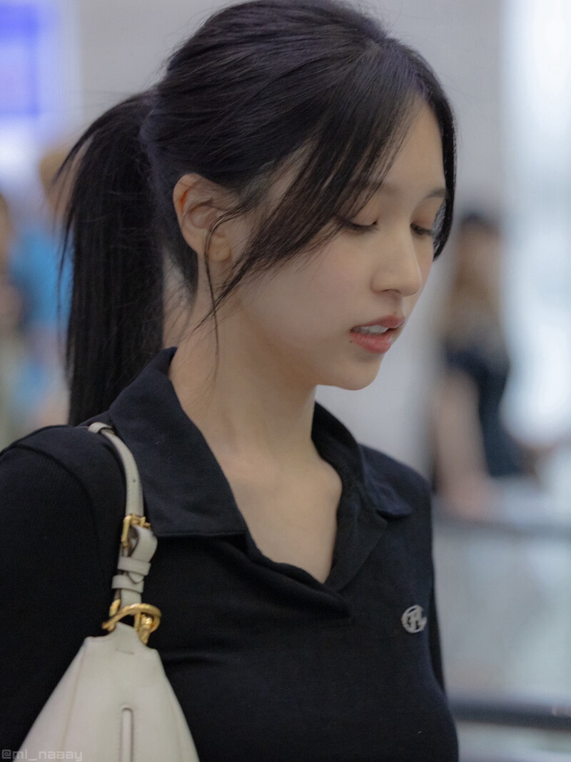 240531 TWICE Mina at Incheon International Airport documents 1