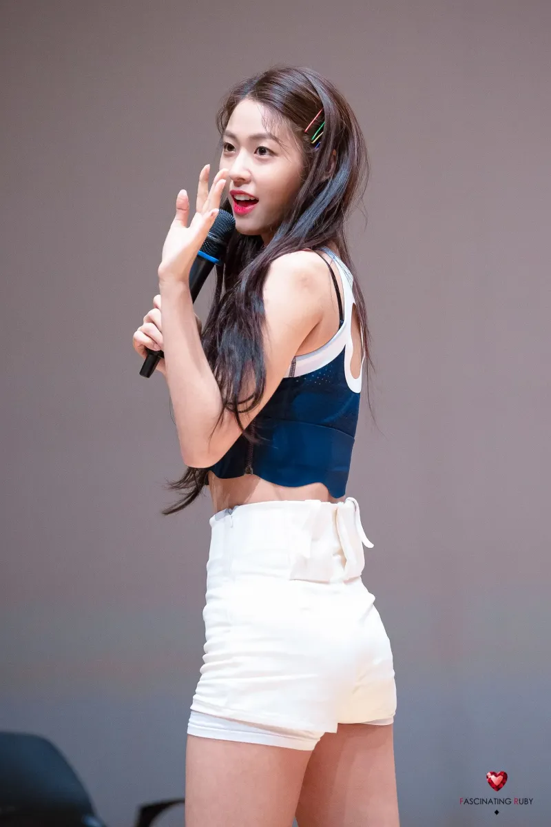 Seolhyun2017.jpg