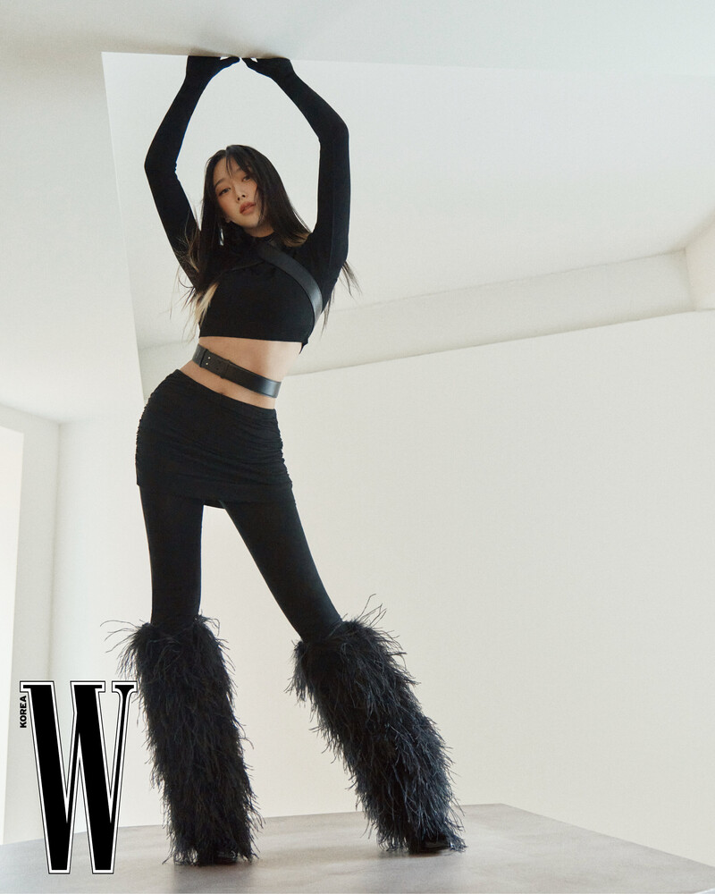 aespa Giselle for W Korea November 2023 Issue documents 4