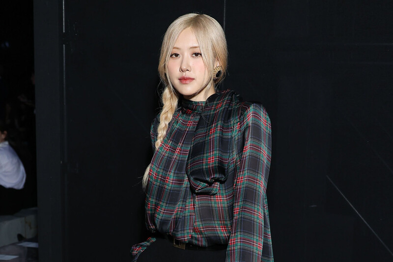 Rosé at the YSL Paris Fashion Week show documents 4