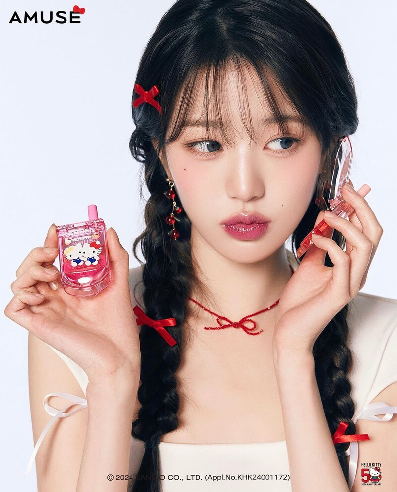 WONYOUNG x AMUSE ‘AMUSE X HELLO KITTY’ documents 1