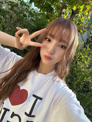 240927 - UNIS Twitter Update with YUNHA