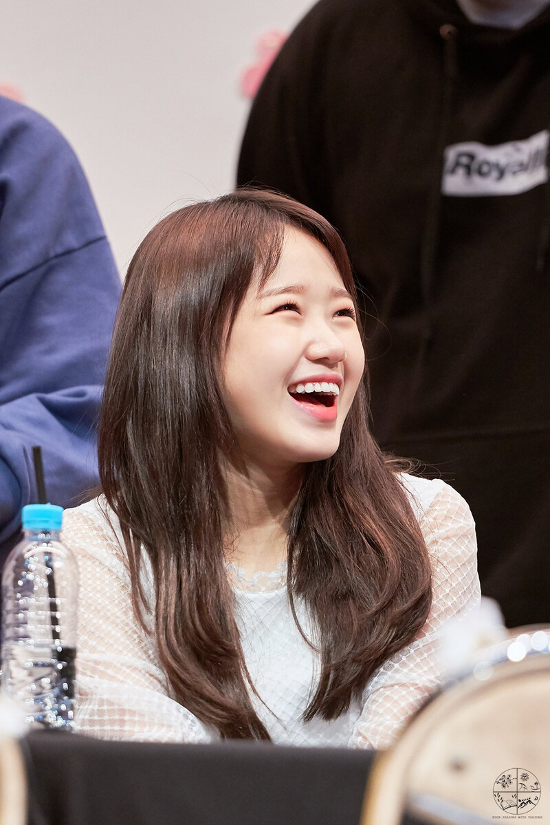 180415 Weki Meki Yoojung at Bundang 'Lucky' Fansign documents 1