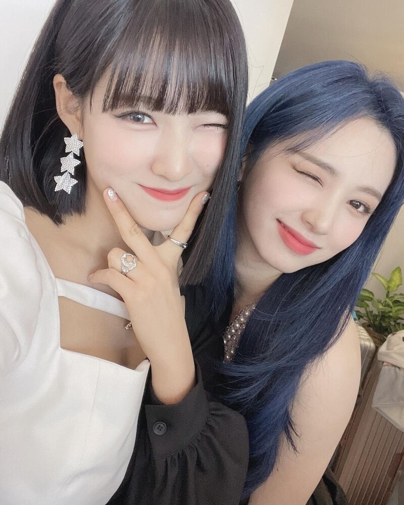 220904 CHERRY BULLET Instagram Update - Jiwon and Remi | kpopping