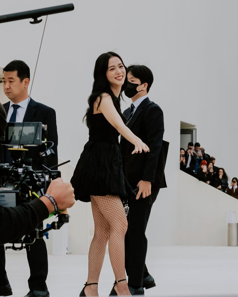 220927 BLACKPINK Jisoo at DIOR SS23 Show in Paris documents 5