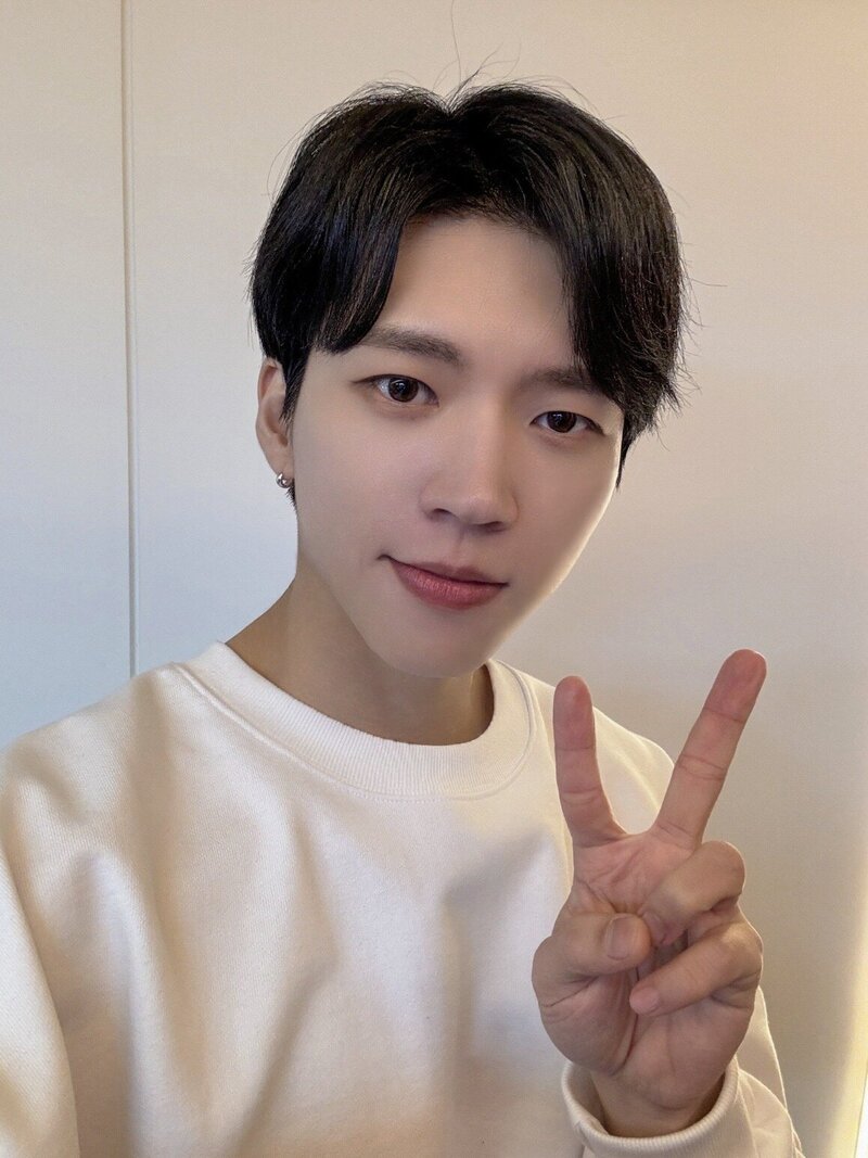 240111 - Nam Woohyun Hello Live Whitree Concert Behind Photos documents 6