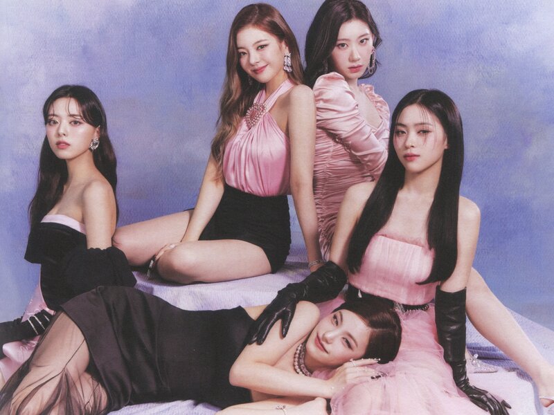 ITZY 'CHECKMATE' Album Scans documents 1