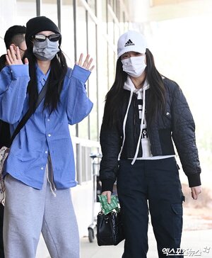 230313 JENNIE and JISOO at the Seoul Gimpo Business Aviation Center Airport