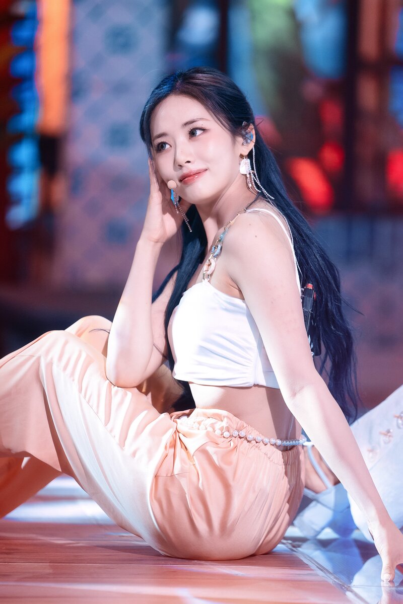 220703 fromis_9 Jiwon - 'Stay This Way' at Inkigayo documents 14