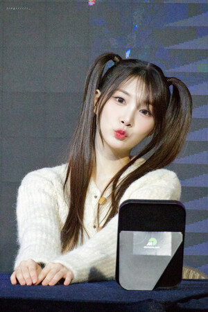 250117 Wooah MINSEO at fansign event