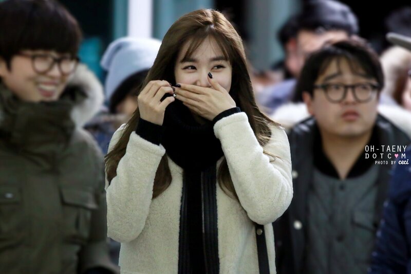 141202 Girls' Generation Tiffany at Incheon & Hong Kong Airport documents 5