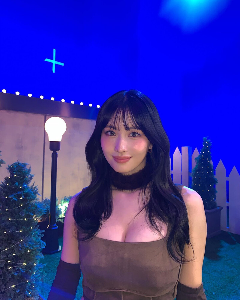 230120 TWICE Momo Instagram Update documents 1