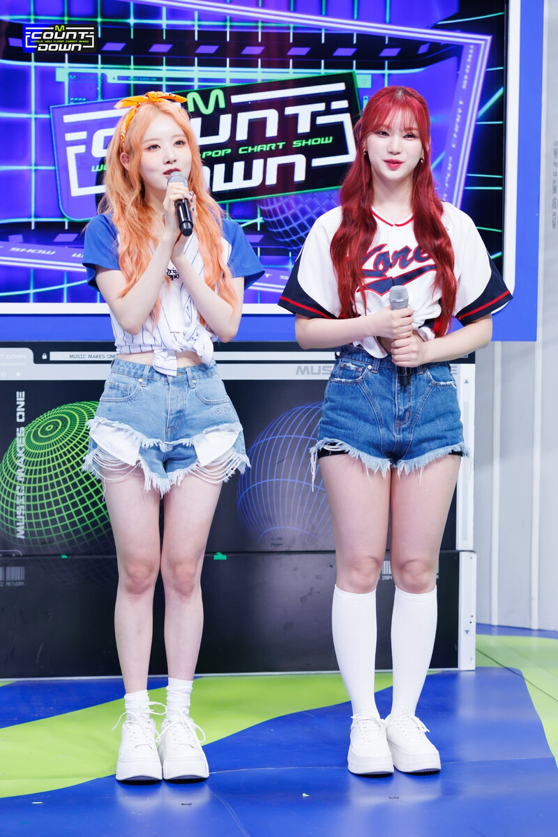 230824 STAYC Sieun & Isa - Special MCs at M COUNTDOWN documents 2