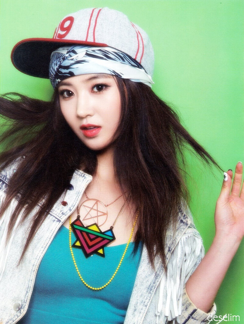 [SCAN] Girls' Generation - 'I Got A Boy' Yuri version documents 7