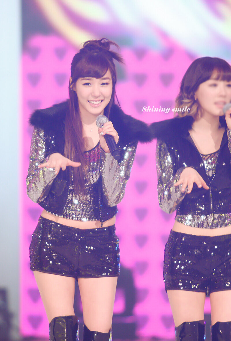 101230 Girls' Generation Tiffany at KBS Gayo Daechukje documents 6