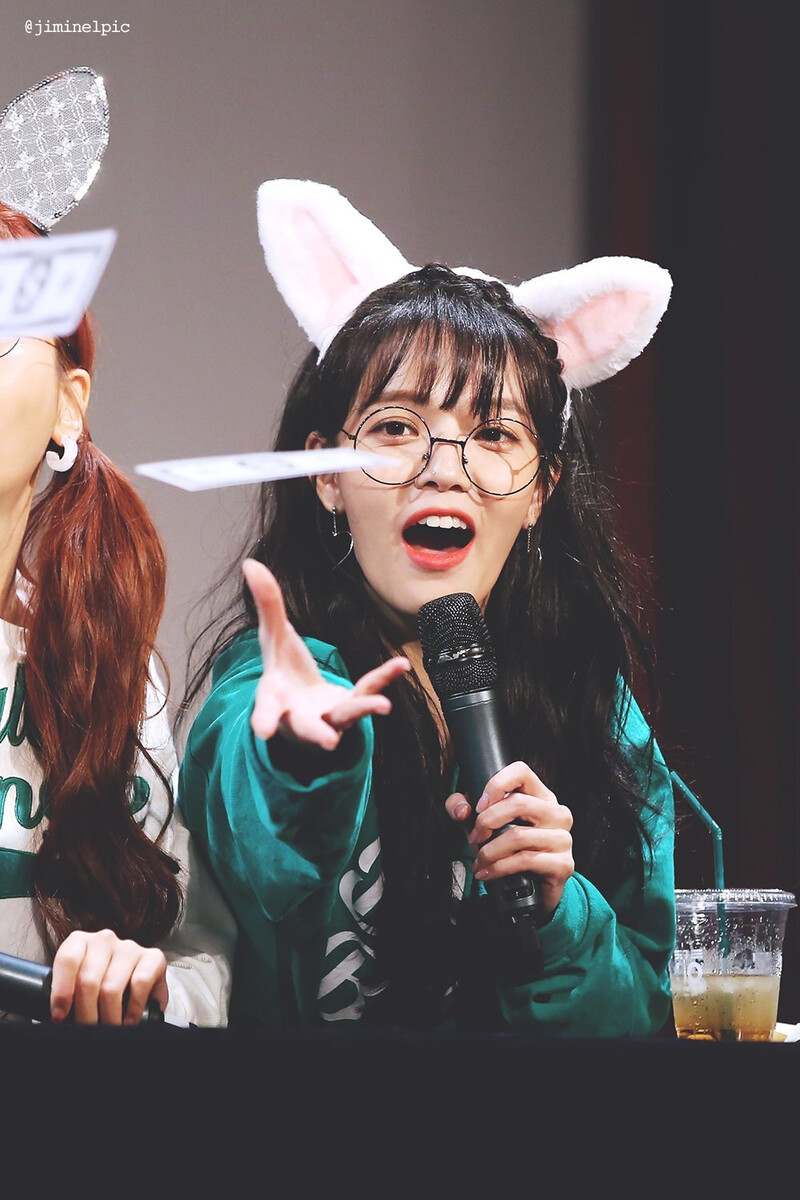 180608 Jimin at 'Bingle Bangle' Fansign documents 10