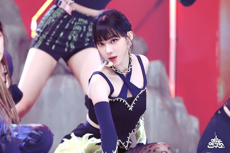 211016 aespa - 'Savage' at Music Core documents 13