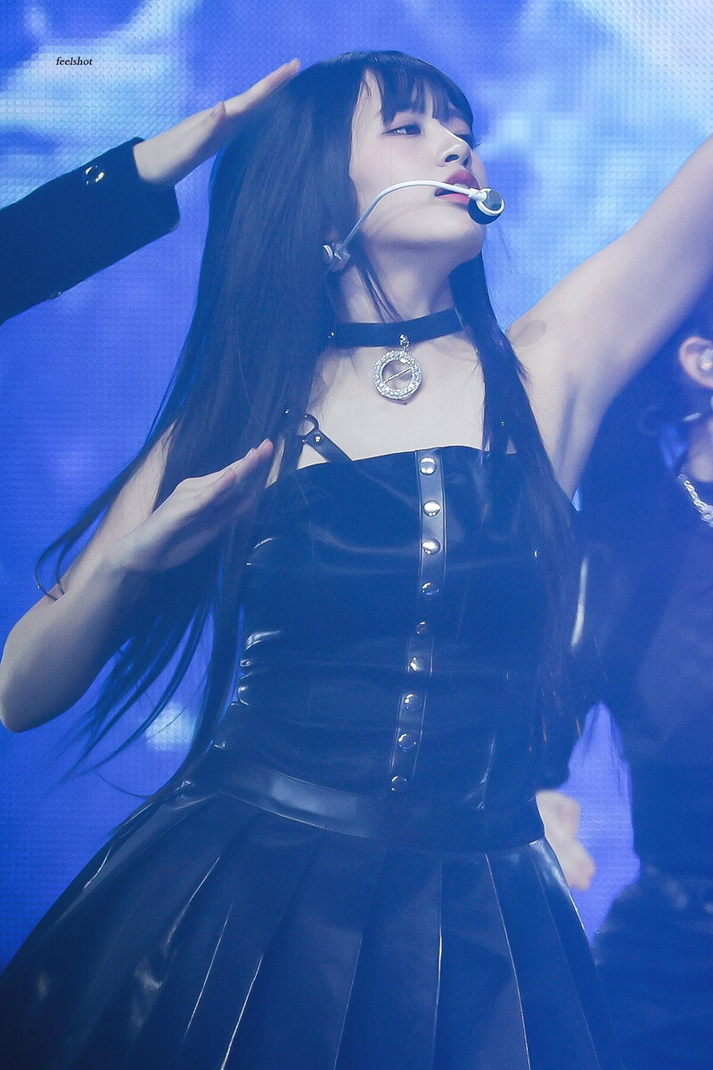 230212 IVE Yujin - The First Fan Concert 'The Prom Queens' Day 2 documents 3