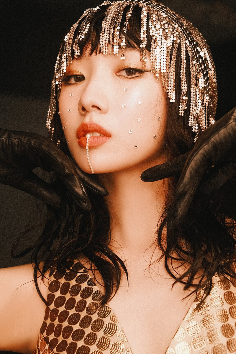 Mei Qi Judgement Concept Photos documents 24