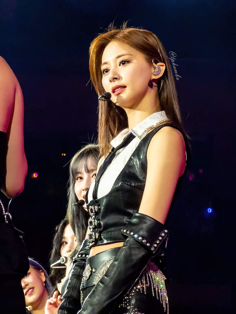 220215 TWICE Tzuyu - 4th World Tour 'III' in Inglewood Day 1 documents 1