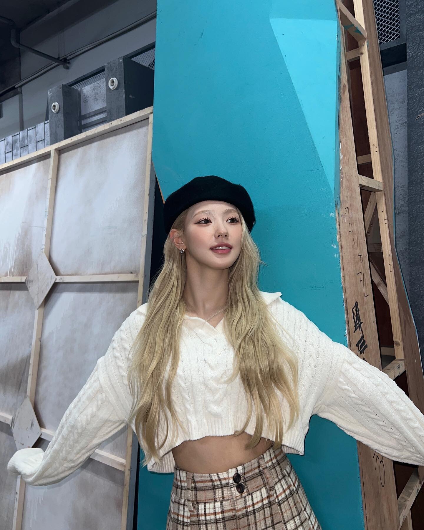 221007 (G)I-DLE Miyeon Instagram Update | kpopping