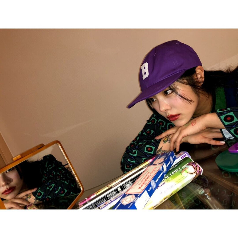 211022 Whee In Instagram Update documents 4