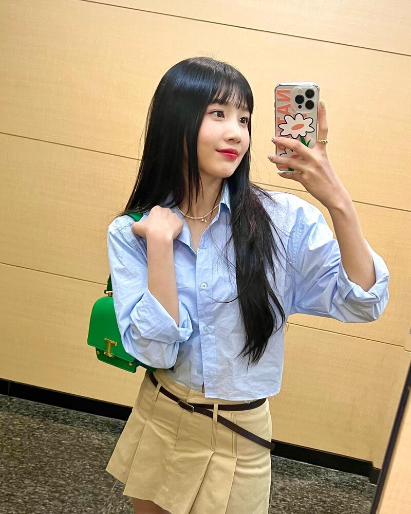 220409 Red Velvet Joy Instagram Update documents 1