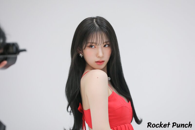 220628 Woollim Naver - Rocket Punch - 'Fiore' Jacket Shoot documents 4