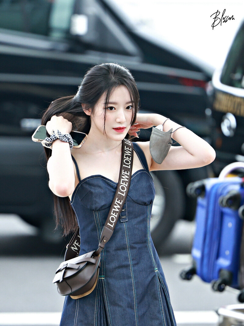 220819 (G)I-DLE Shuhua Incheon Airport Departure documents 5