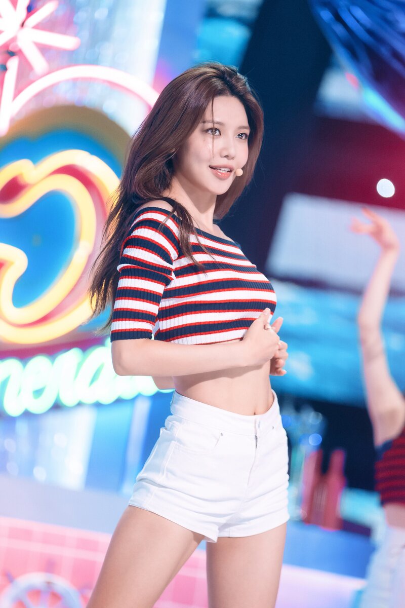 220821 Girls' Generation Sooyoung - 'FOREVER 1' at Inkigayo documents 3
