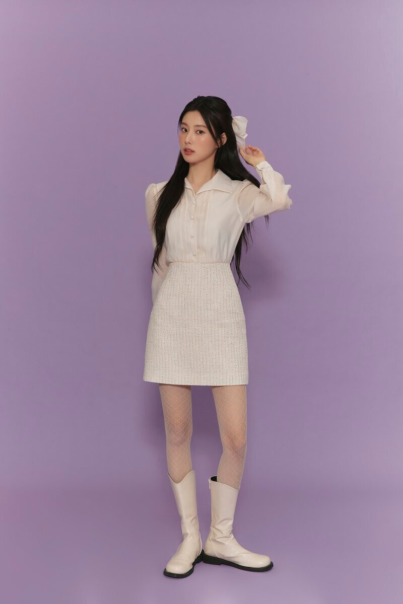 Kang Hyewon for Roem 2023 Pre-Spring Collection documents 7