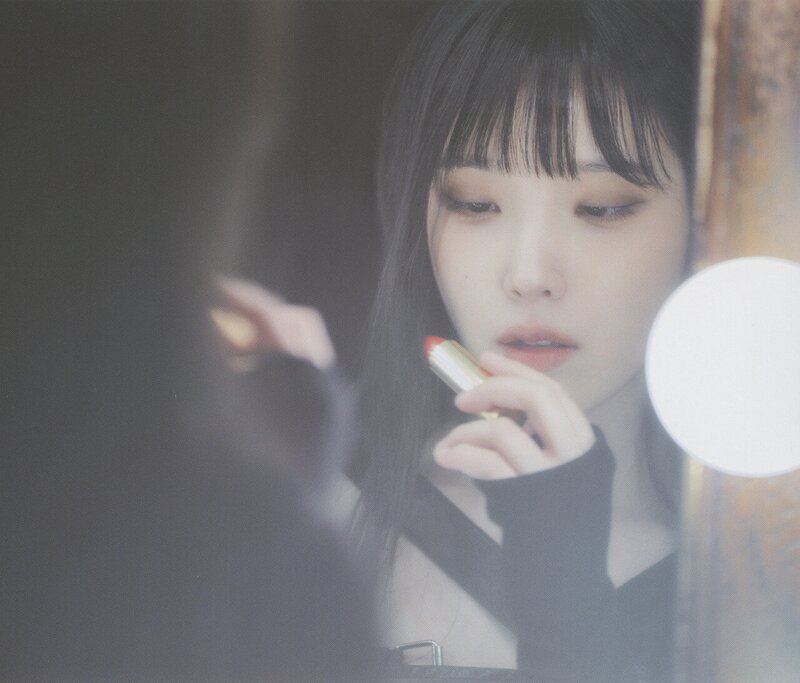 UAENA 6th OFFICIAL FANCLUB KIT PHOTO BOOK [2] documents 10