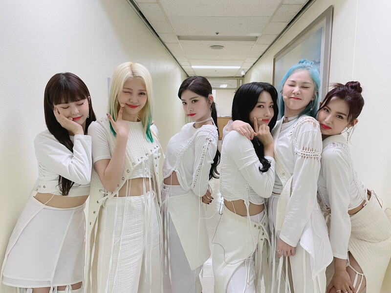 210531 EVERGLOW Twitter Update documents 1