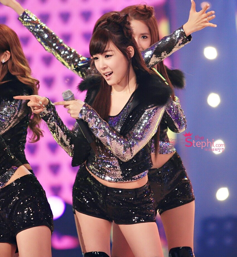 101230 Girls' Generation Tiffany at KBS Gayo Daechukje documents 19