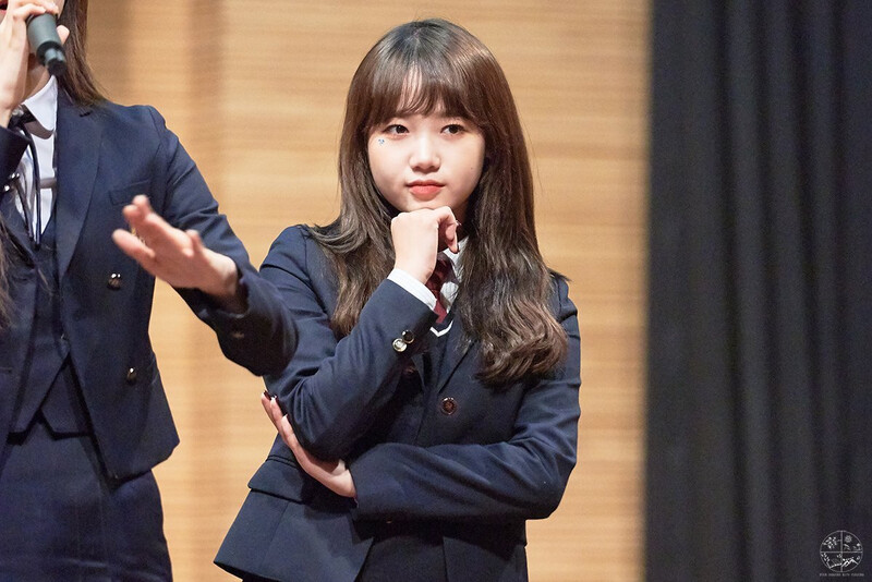 180519 Weki Meki Yoojung at 'Lucky' Gangbyeon Fansign documents 3