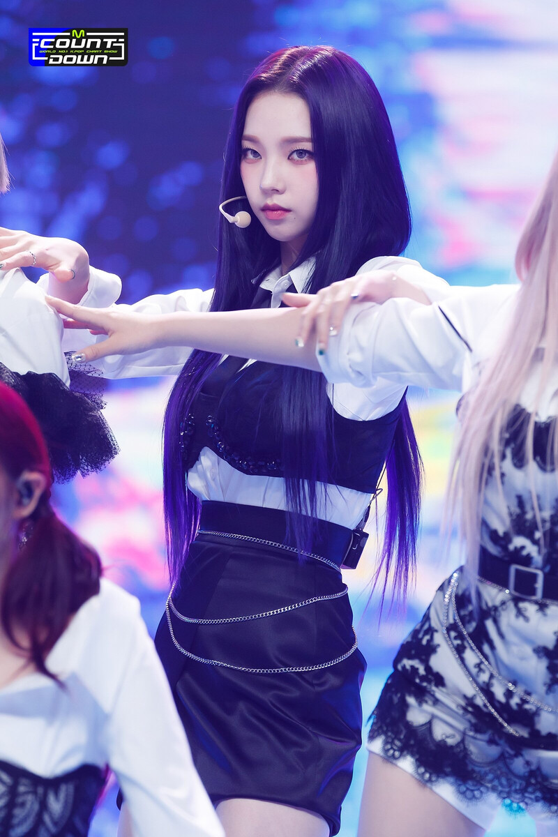 220714 aespa - 'Illusion' at M Countdown documents 18