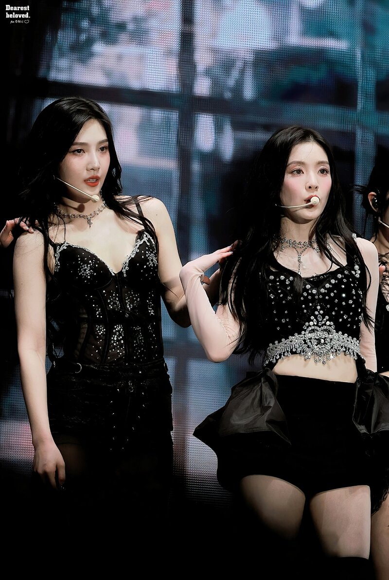 230401 Red Velvet Irene & Joy - 'R to V' Concert in Seoul Day 1 | kpopping
