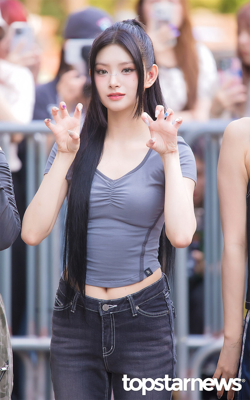 240614 EVERGLOW Yiren - Music Bank Commute documents 1